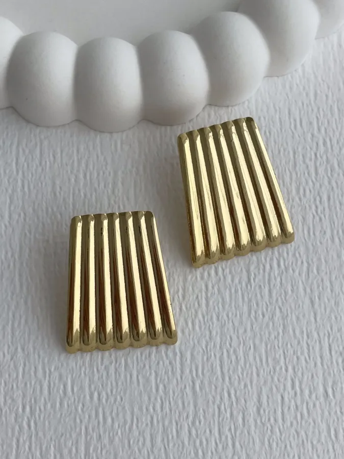 Çelik Tırtıklı Dikdörtgen Tasarım Gold Küpe