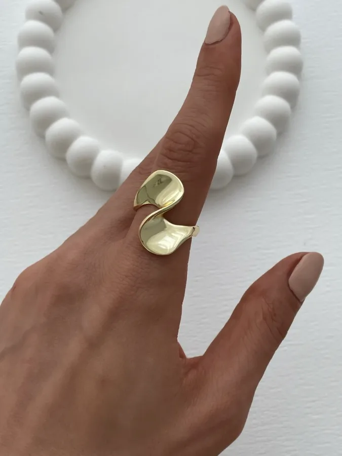 Özel Seri Kıvrım Tasarım Ayarlanabilir Gold Yüzük