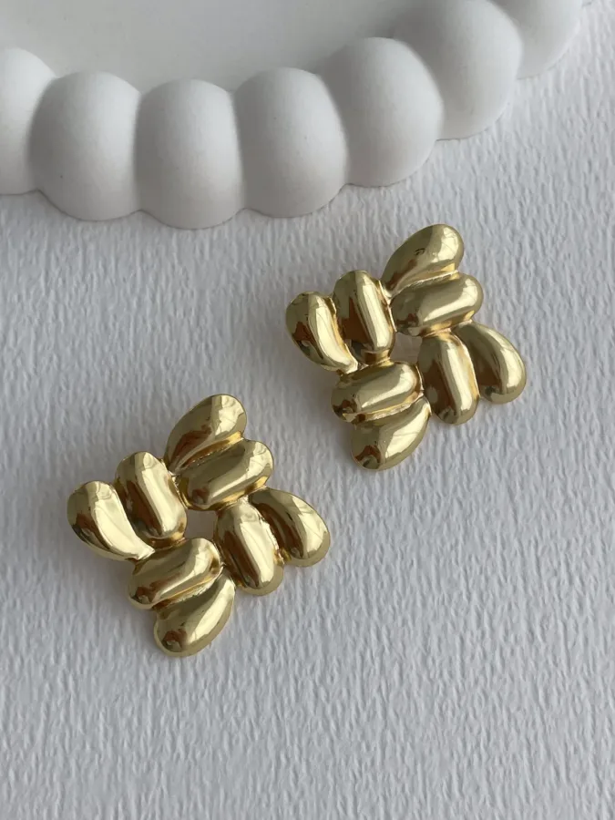 Çelik Kabartmalı Kare Tasarım Gold Küpe